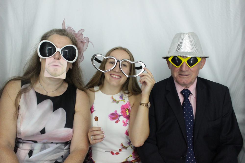Laura & Oliver | View more photos from the event at gallery.myphotoboothexperience.co.uk/u/MyPhotoBoothExperienceLtd/Laura-Oliver